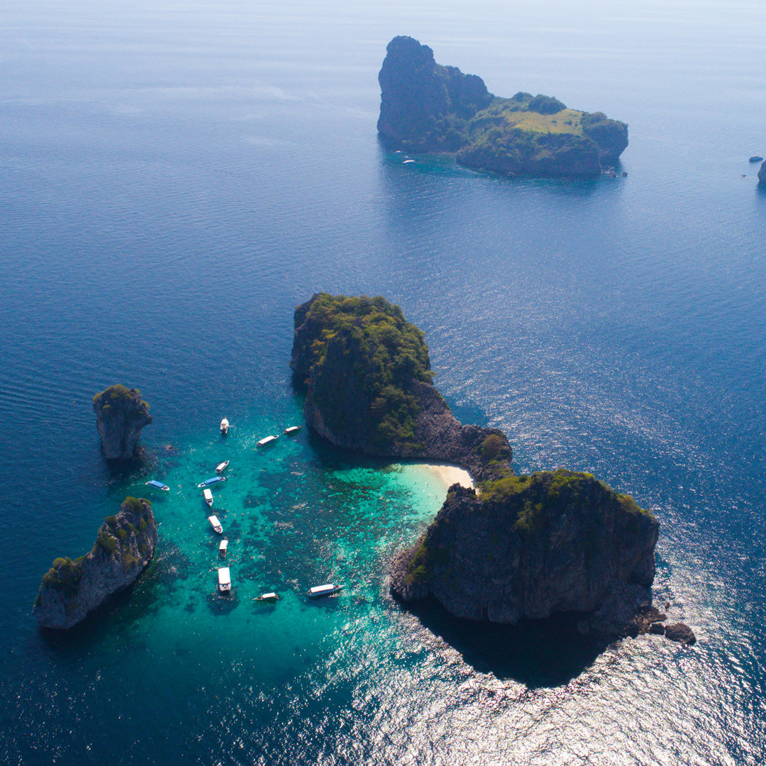 LIVEABOARD - 11 days/ 10 nights - M/V BAVARIA - Koh Haa, Hin Daeng, Hin Muang, Phi Phi, Similan, Koh Bon, Koh Tachai, Koh Surin, Richelieu Rock (max 35 dives)